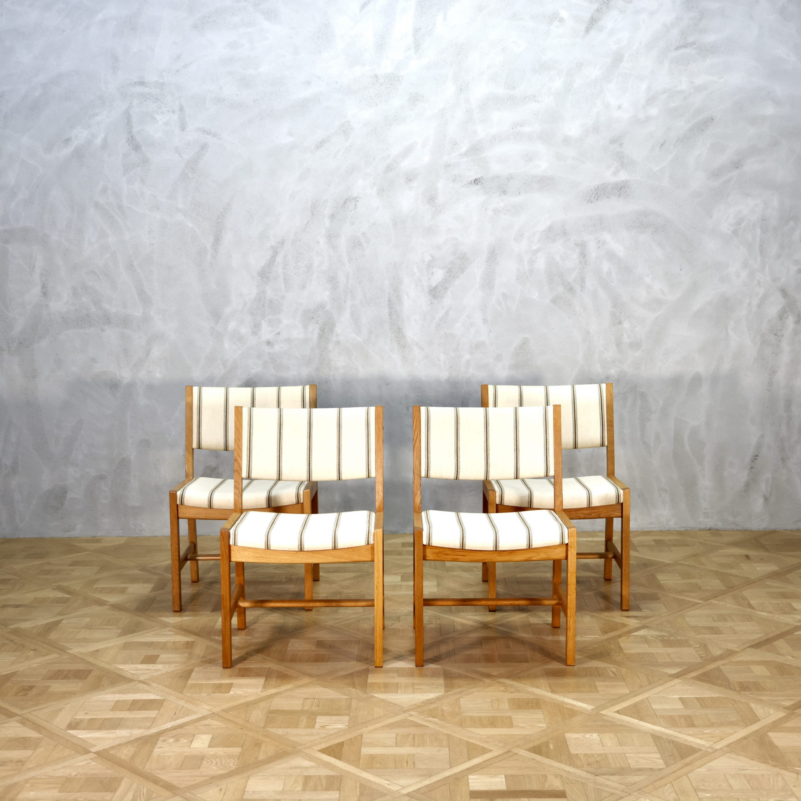 Hans J. Wegner Conference Chair - MOTO FURNITURE 北欧家具