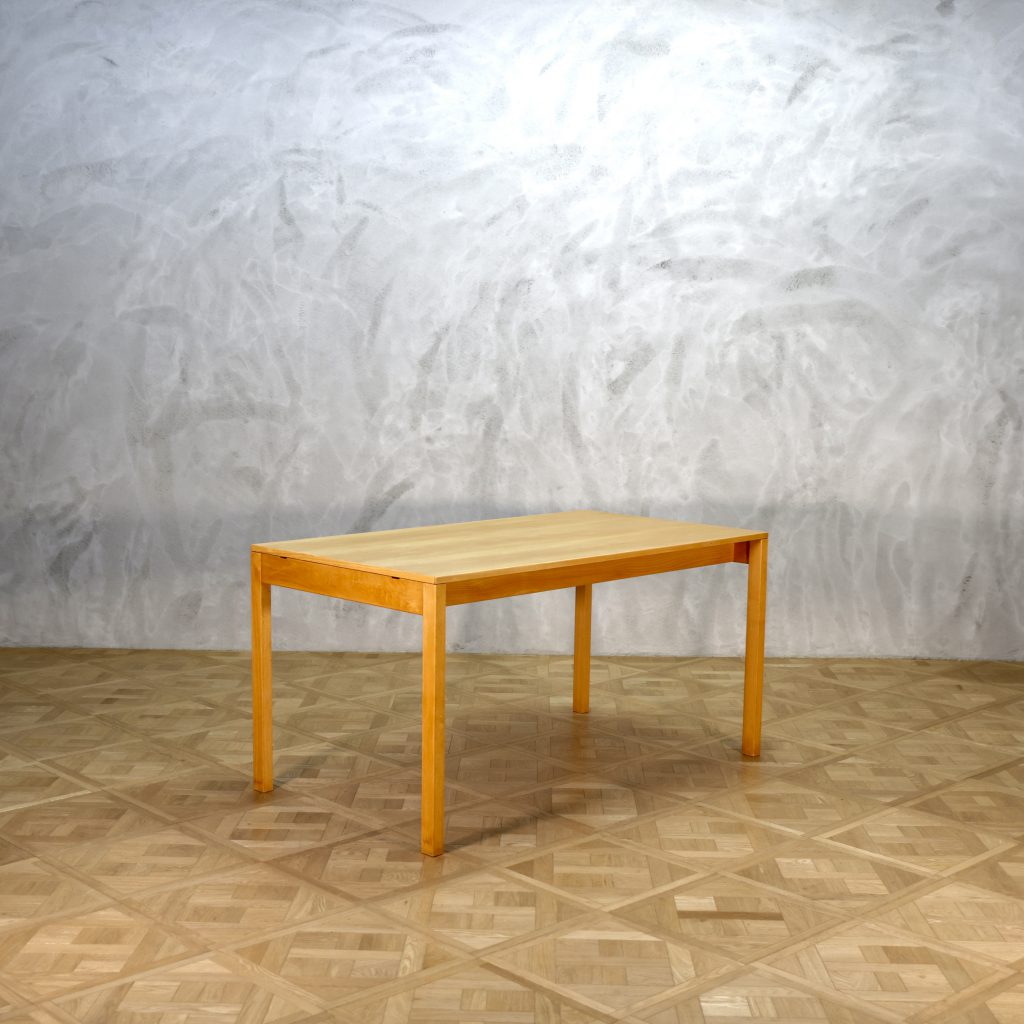 Hans J. Wegner Model 686 Table - MOTO FURNITURE 北欧家具