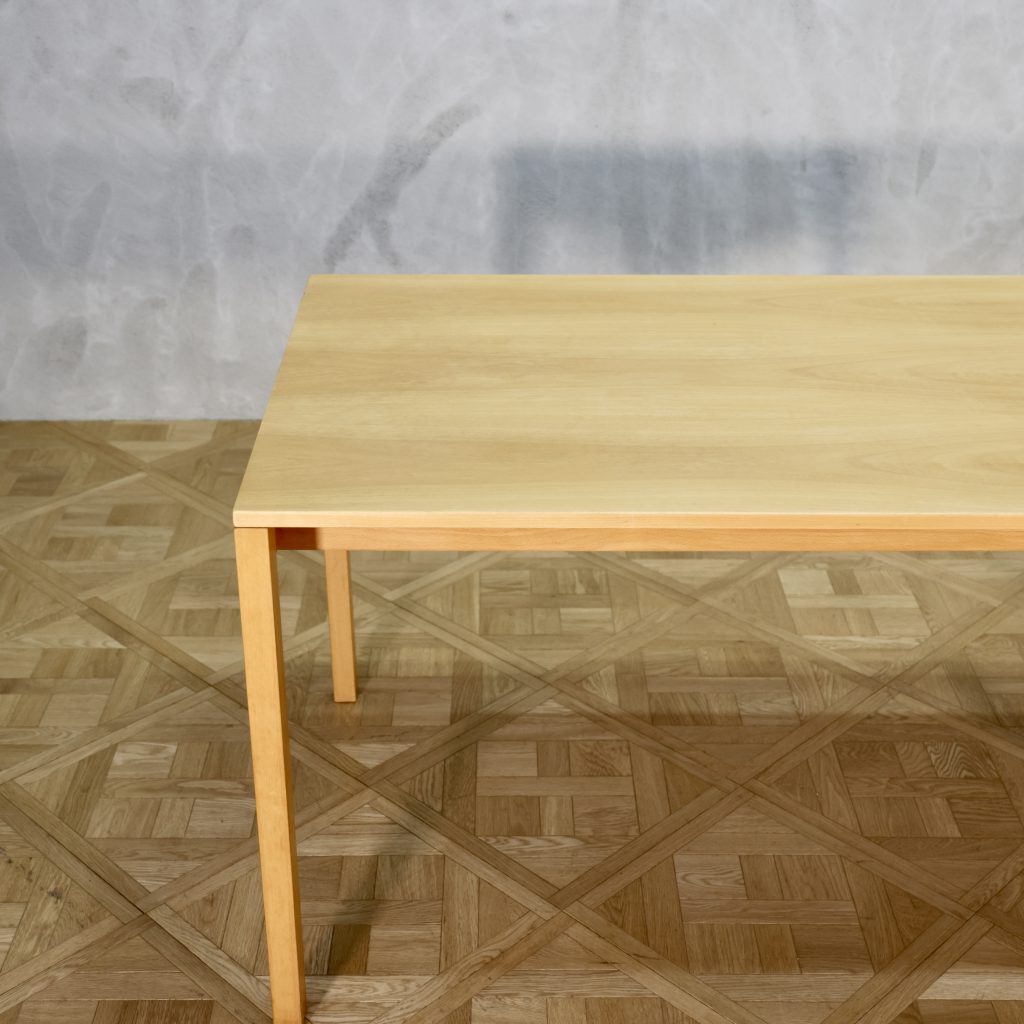 Hans J. Wegner Model 686 Table - MOTO FURNITURE 北欧家具