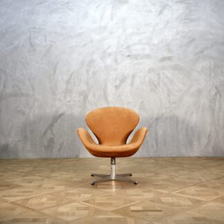 Arne Jacobsen Swan Chair FH3320