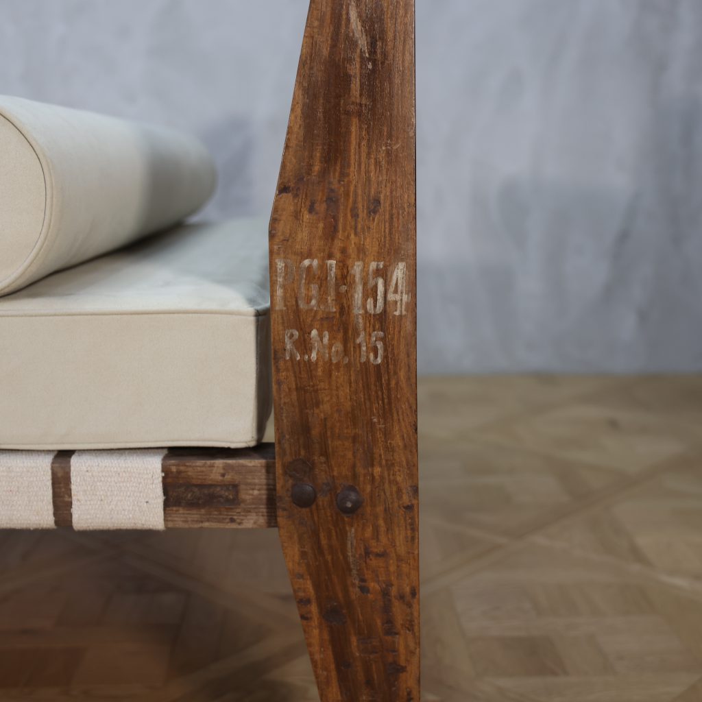 Pierre Jeanneret Bed - MOTO FURNITURE 北欧家具 ウェグナー フィンユール