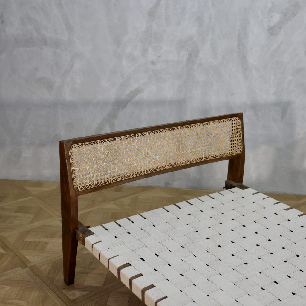 Pierre Jeanneret カタログレゾネ Pierre Jeanneret Bed - MOTO FURNITURE 北欧家具 ウェグナー フィンユール