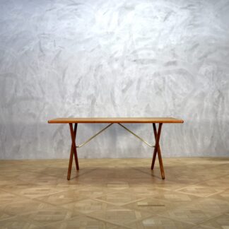 Hans J. Wegner AT303 Dining Table