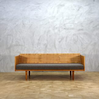 Hans J. Wegner GE7 Daybed Oak & Cane