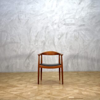 Hans J. Wegner JH 503 Teak