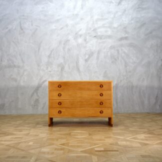Hans J. Wegner RY Chest Oak