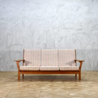 Hans J. Wegner GE330 Sofa Oak