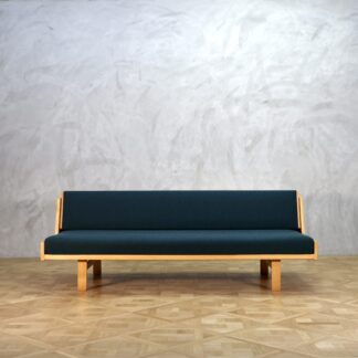 Hans J. Wegner GE258 Daybed Beech