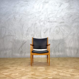 Hans J. Wegner JH513 Oak