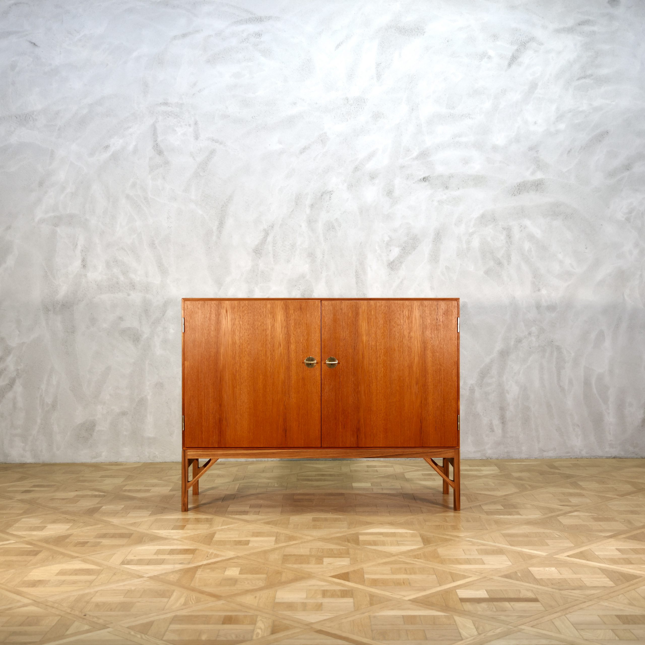 Borge Mogensen Model 232 Cabinet Teak - MOTO FURNITURE 北欧家具
