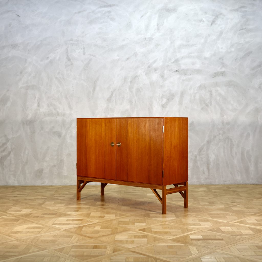 Borge Mogensen Model 232 Cabinet Teak - MOTO FURNITURE 北欧家具