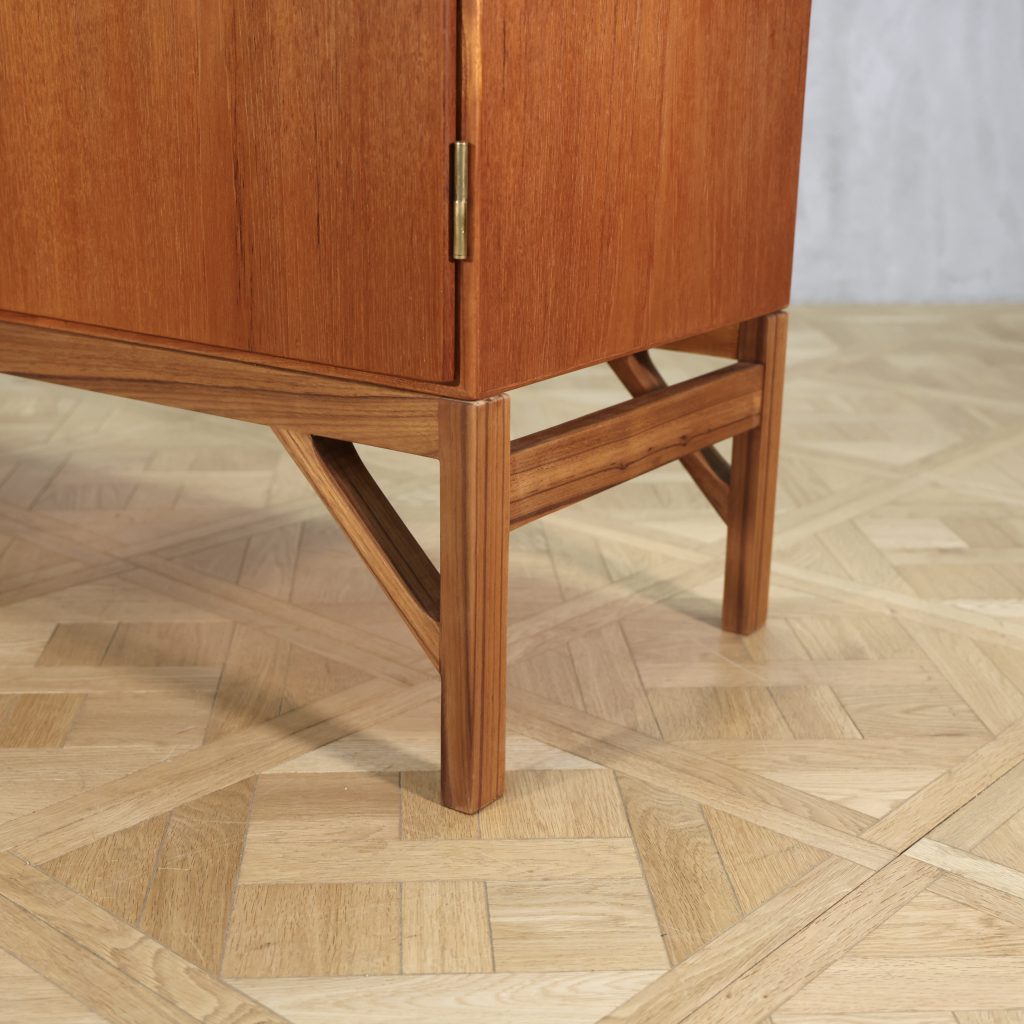 Borge Mogensen Model 232 Cabinet Teak - MOTO FURNITURE 北欧家具