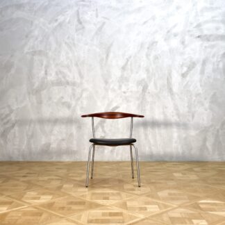 Hans J. Wegner PP701 Mahogany