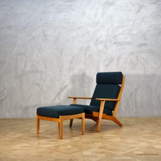 Hans J. Wegner GE290 High Back Oak Ottoman Set