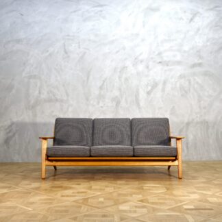 Hans J. Wegner GE290 Sofa Oak
