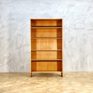 Hans J. Wegner RY8 Book Shelf Oak