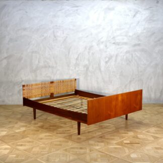 Hans J. Wegner GETAMA Bed Frame