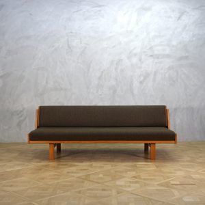 Hans J. Wegner GE258 Daybed Teak（当店で過去に扱った同型品の写真）