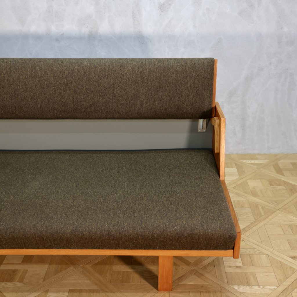 Hans J. Wegner GE258 Daybed Teak - MOTO FURNITURE 北欧家具