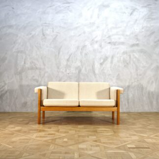 Hans J. Wegner GE40 Sofa Oak