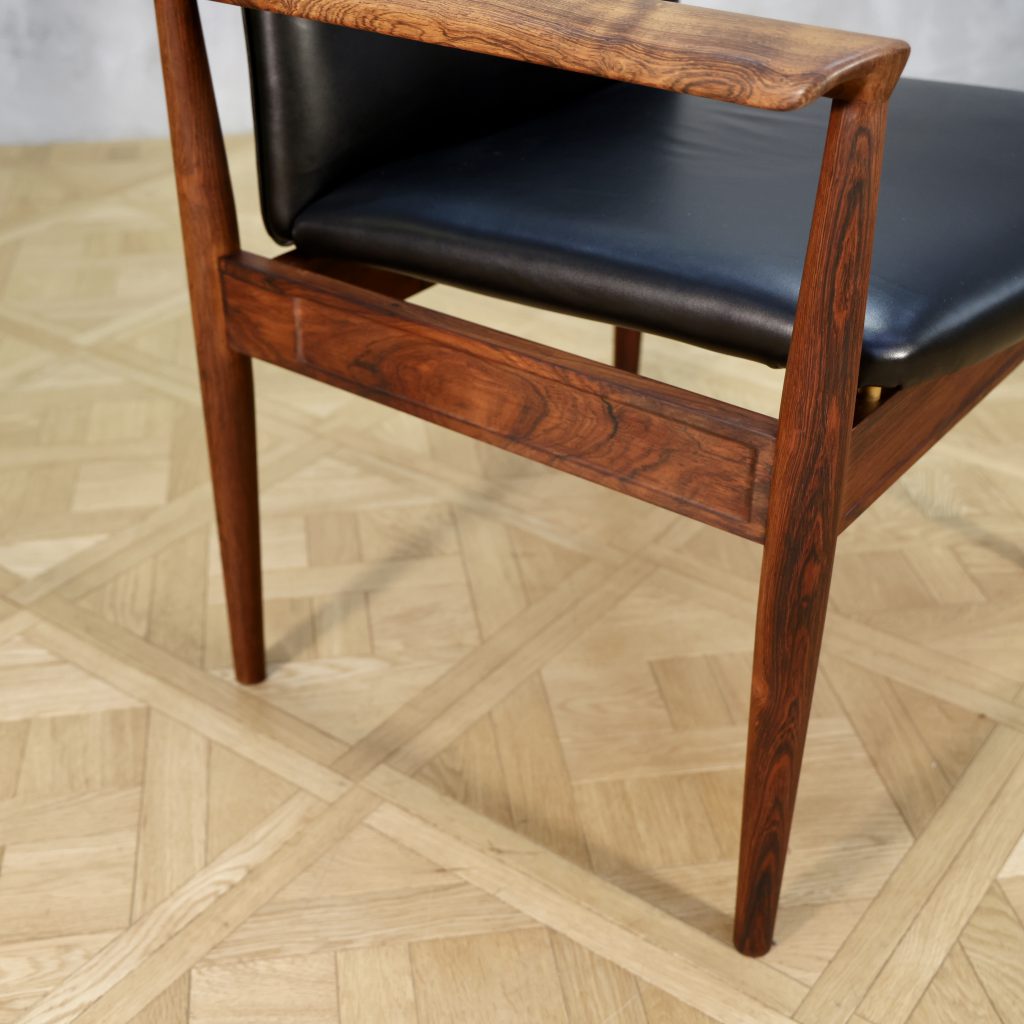 Finn Juhl Diplomat Chair Rosewood - MOTO FURNITURE 北欧家具