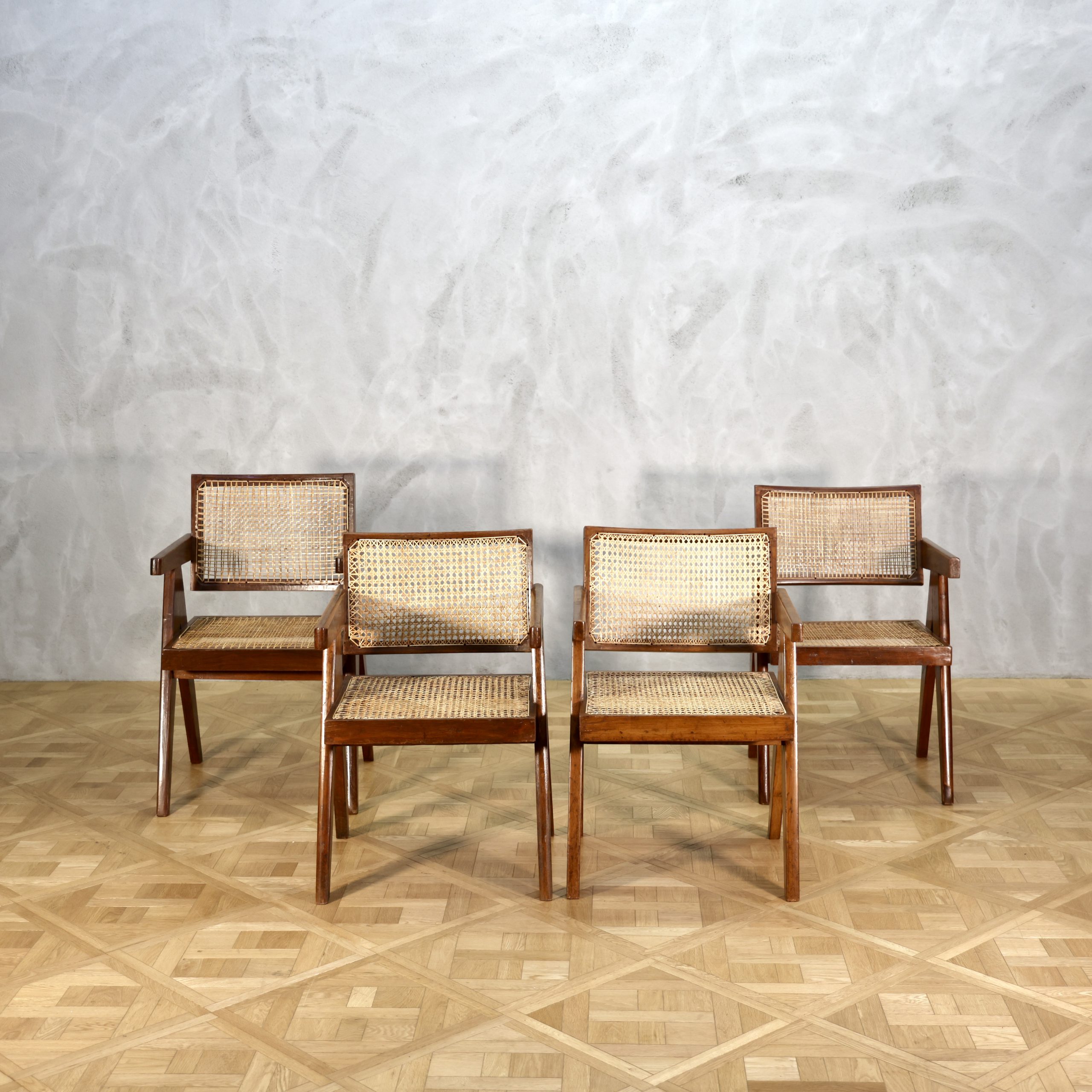 Pierre Jeanneret Floating Back Chair - MOTO FURNITURE 北欧家具 ウェグナー フィンユール
