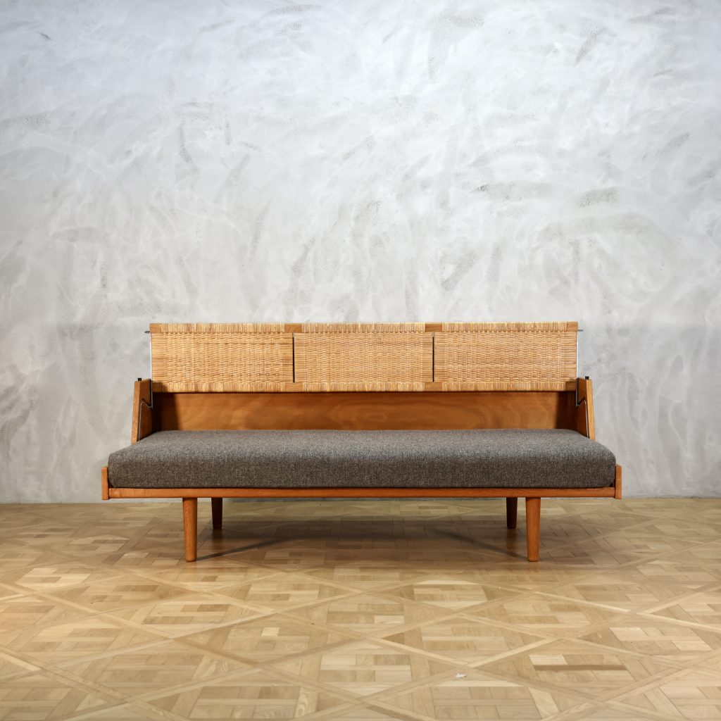 Hans J. Wegner GE7 Daybed Oak & Cane - MOTO FURNITURE 北欧家具