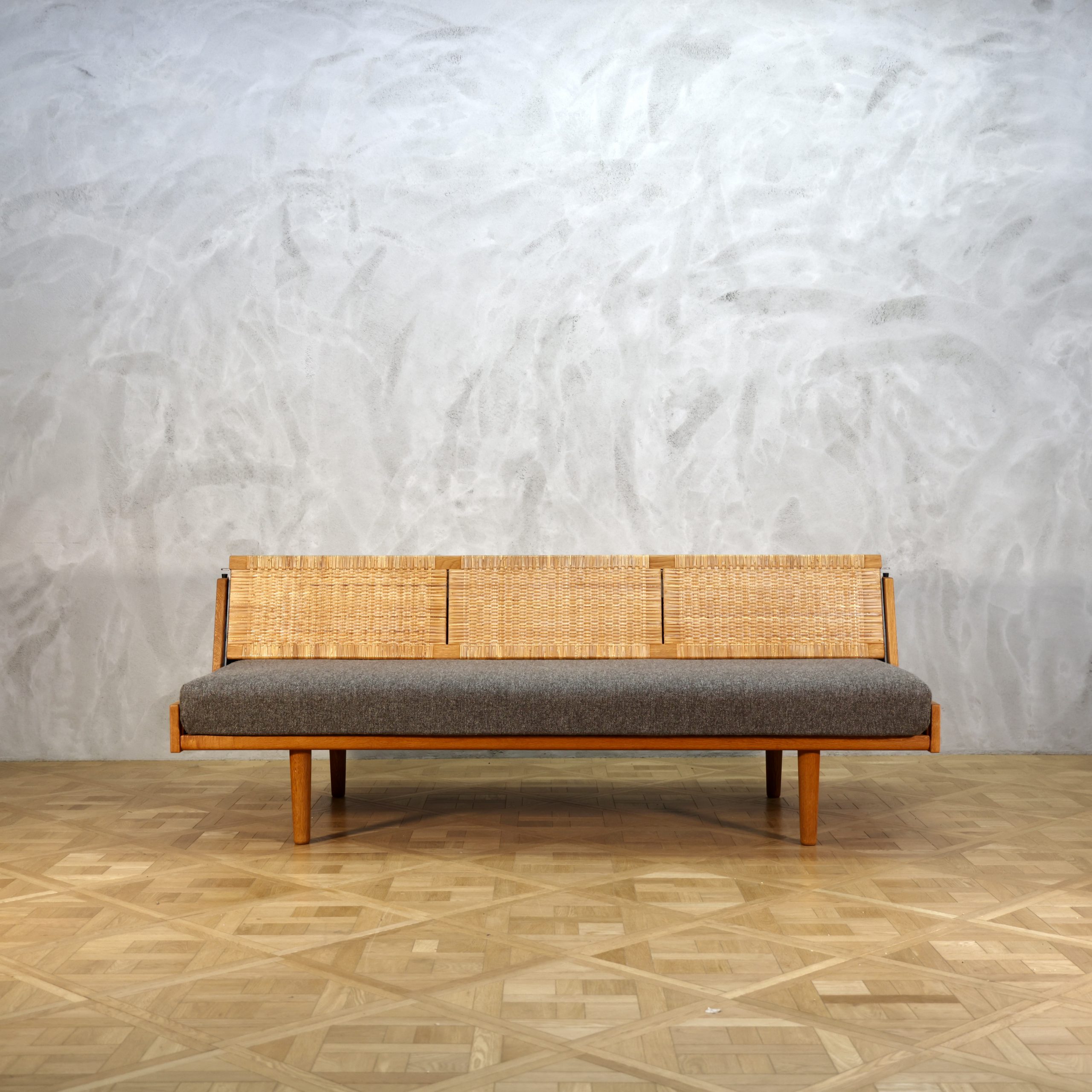 Hans J. Wegner GE7 Daybed Oak & Cane - MOTO FURNITURE 北欧家具