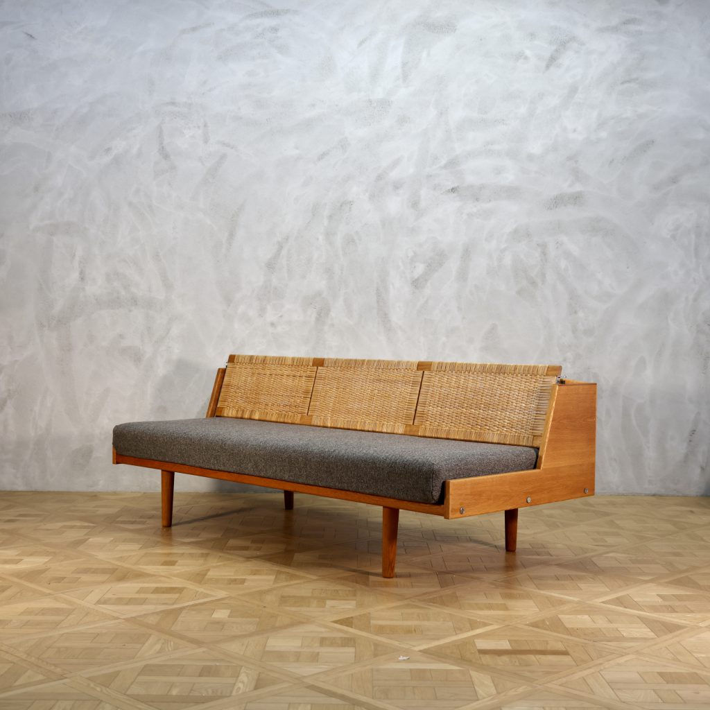 Hans J. Wegner GE7 Daybed Oak & Cane - MOTO FURNITURE 北欧家具