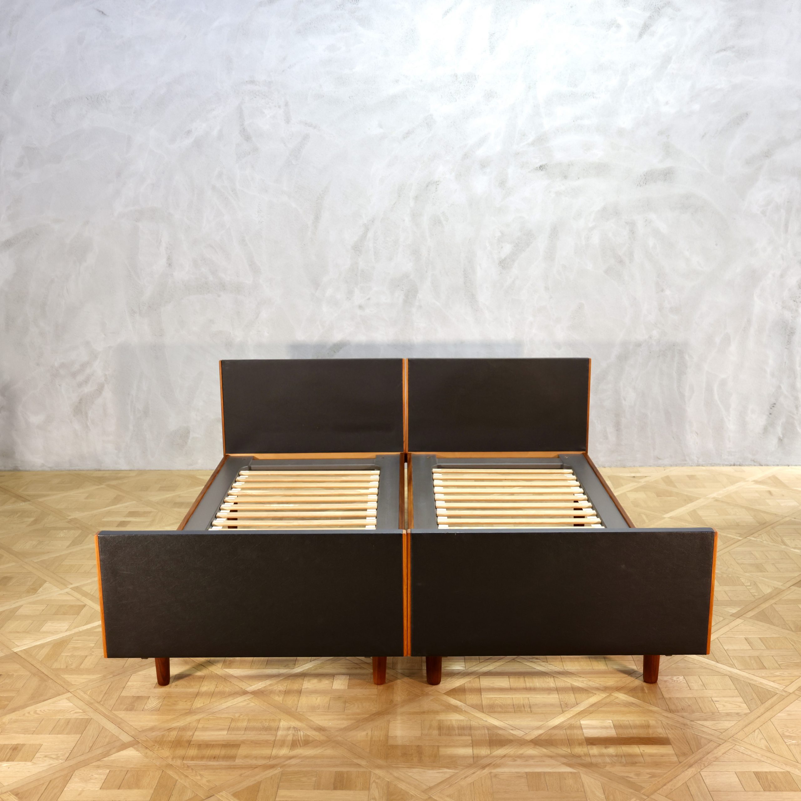 Hans J. Wegner GETAMA Teak Bed Frame - MOTO FURNITURE 北欧家具