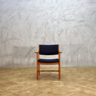 Hans J. Wegner Conference Arm Chair