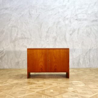 Hans J. Wegner RY Cabinet Teak