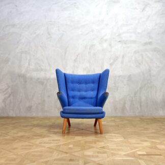 Hans J. Wegner AP19 Bear Chair