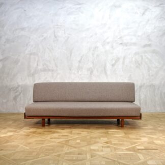 Hans J. Wegner GE20 Teak Daybed