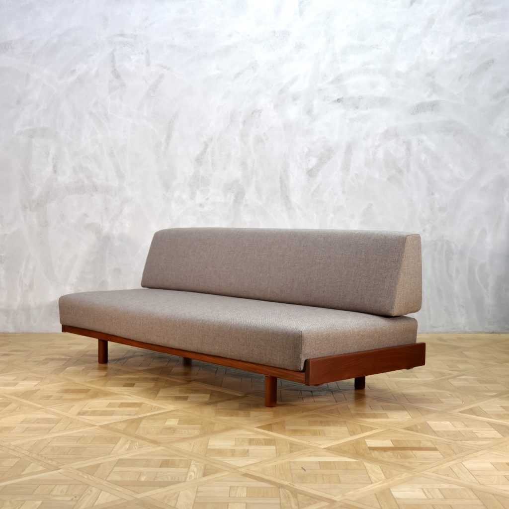 Hans J. Wegner GE20 Teak Daybed - MOTO FURNITURE 北欧家具