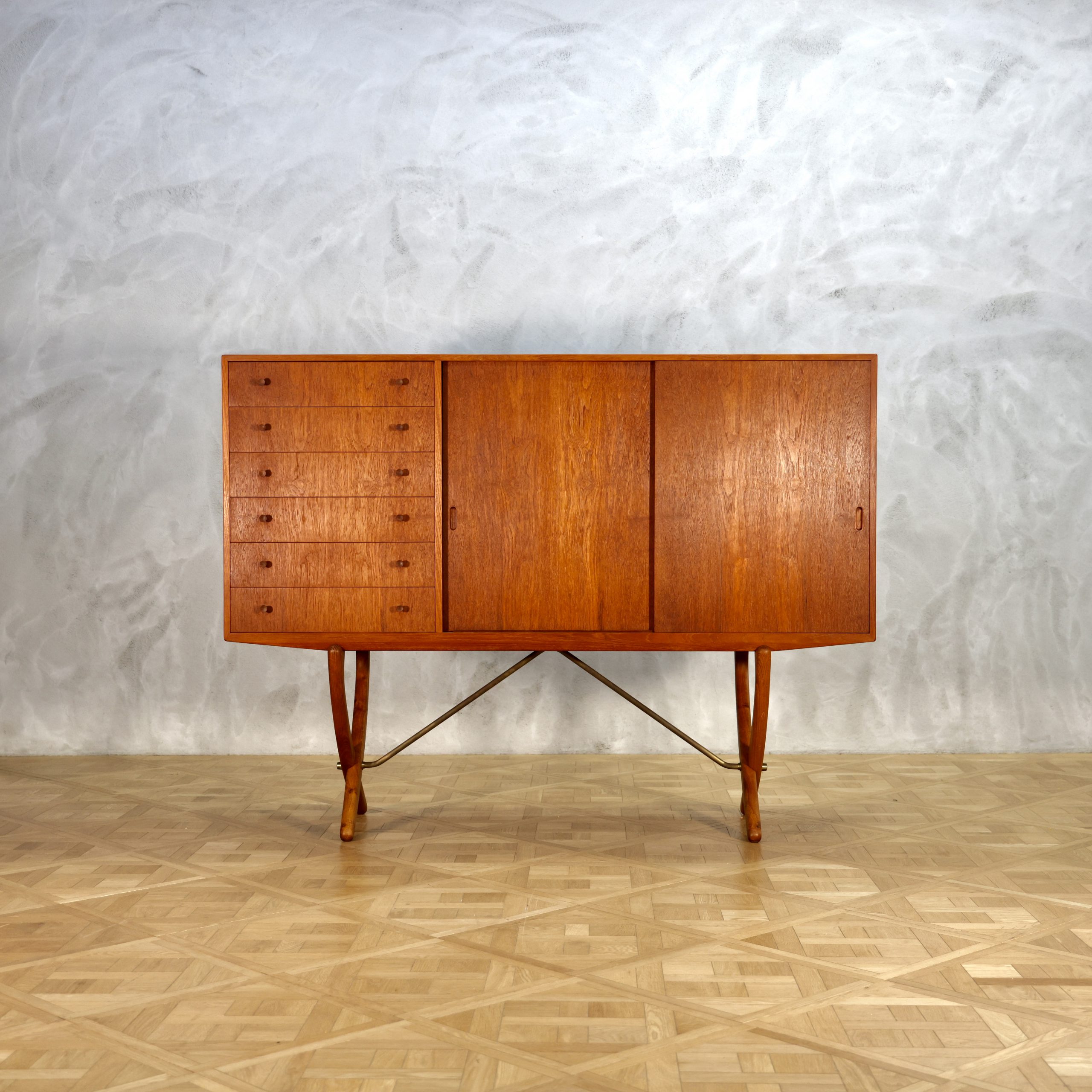 Hans J. Wegner CH 304 Sideboard - MOTO FURNITURE 北欧家具