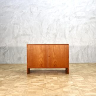 Hans J. Wegner RY Cabinet Teak