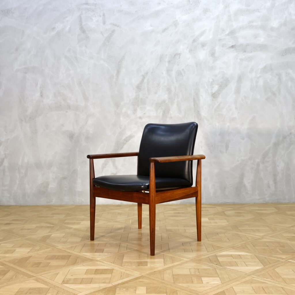 Finn Juhl Diplomat Chair Rosewood - MOTO FURNITURE 北欧家具