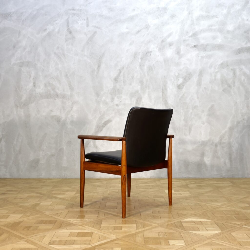 Finn Juhl Diplomat Chair Rosewood - MOTO FURNITURE 北欧家具