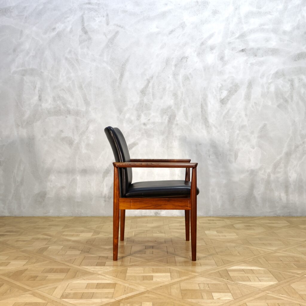 Finn Juhl Diplomat Chair Rosewood - MOTO FURNITURE 北欧家具
