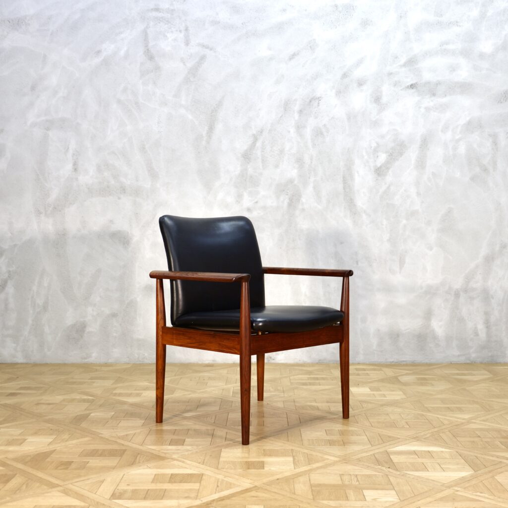 Finn Juhl Diplomat Chair Rosewood - MOTO FURNITURE 北欧家具