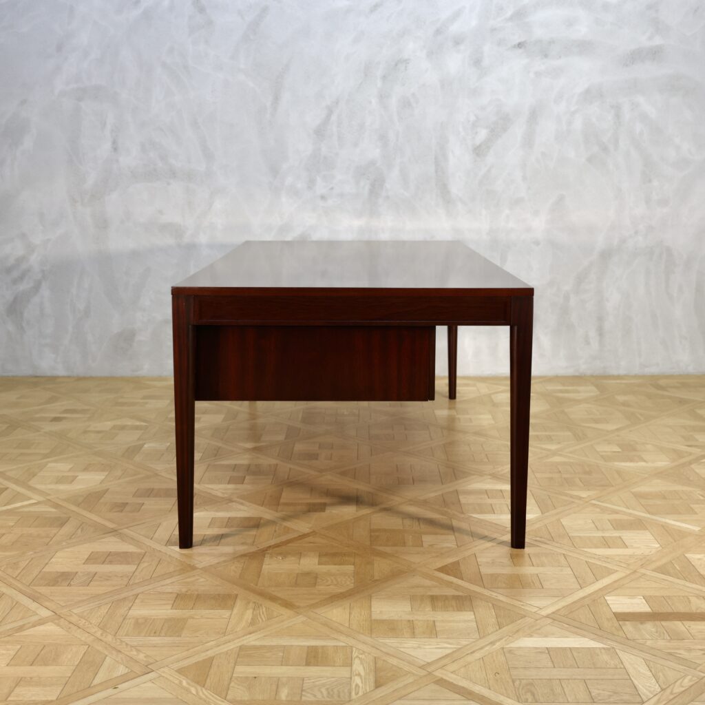 Finn Juhl Diplomat Desk Mahogany - MOTO FURNITURE 北欧家具
