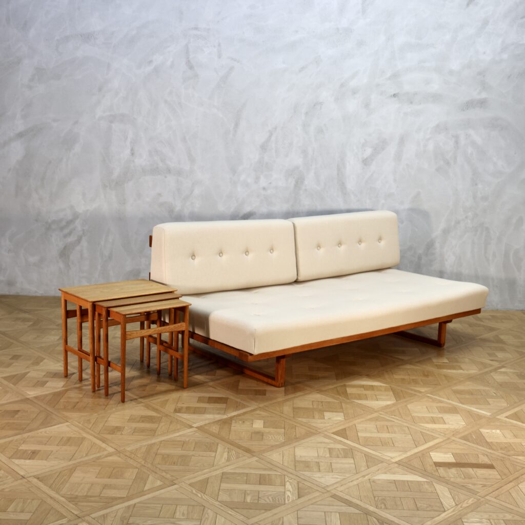 Hans J. Wegner AT40 Nesting Table Oak - MOTO FURNITURE 北欧家具