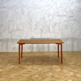 Arne Jacobsen Grandprix Table Teak
