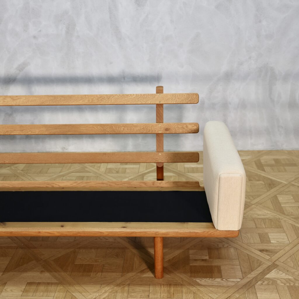 Hans J. Wegner GE236 Sofa Oak - MOTO FURNITURE 北欧家具 ウェグナー