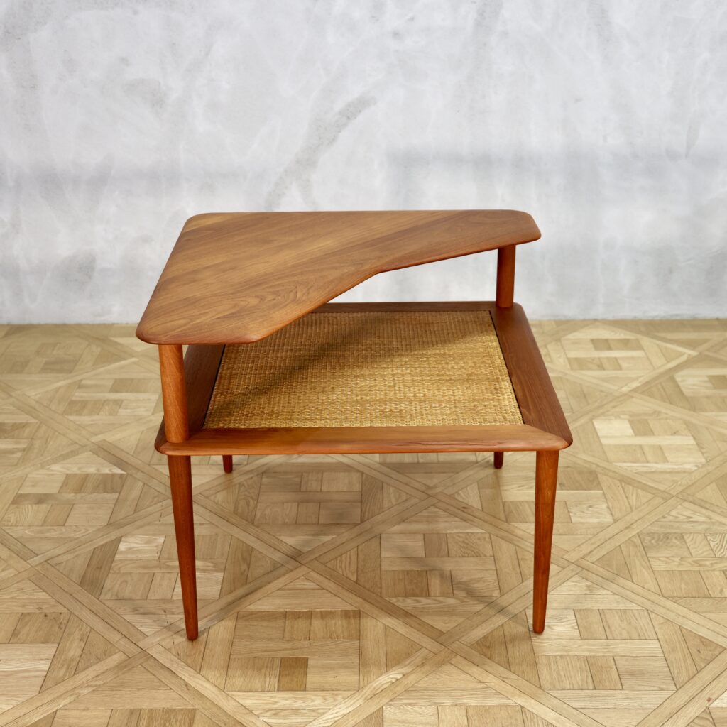 Peter Hvidt and Orla Molgaard FD519 Table - MOTO FURNITURE 北欧
