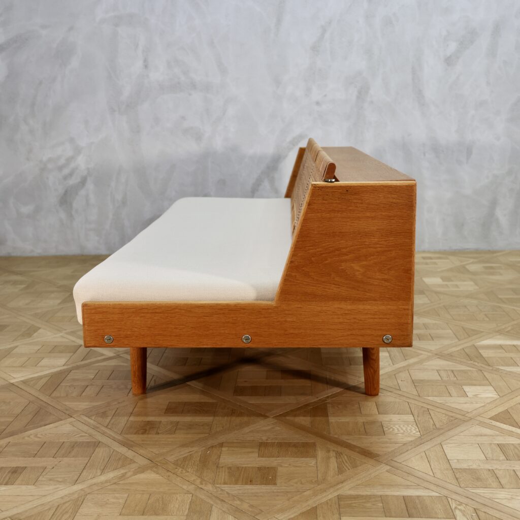 Hans J. Wegner GE7 Daybed Oak & Cane - MOTO FURNITURE 北欧家具