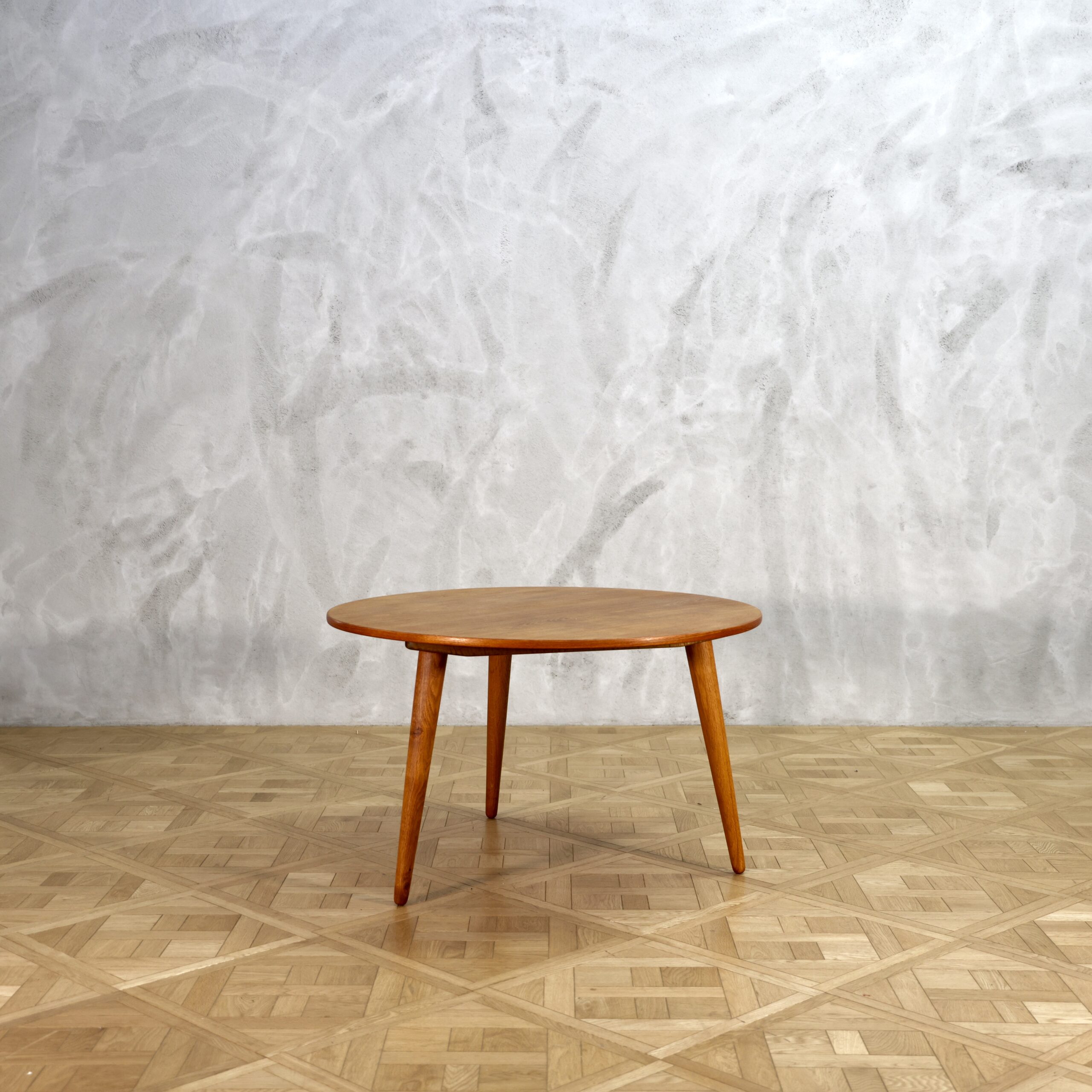サイドテーブル Archives - MOTO FURNITURE 北欧家具 ウェグナー