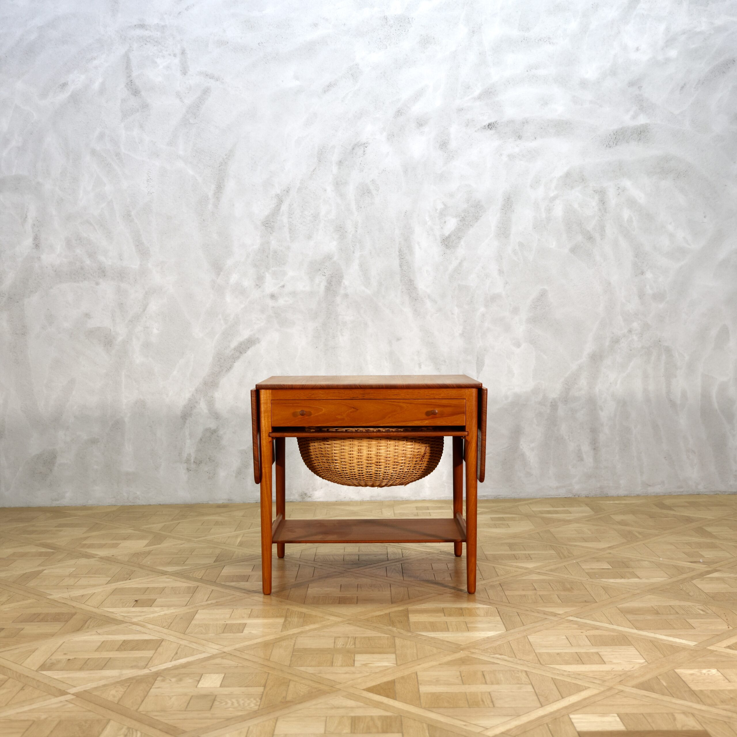 Hans J. Wegner Sewing table AT33 Teak - MOTO FURNITURE 北欧家具