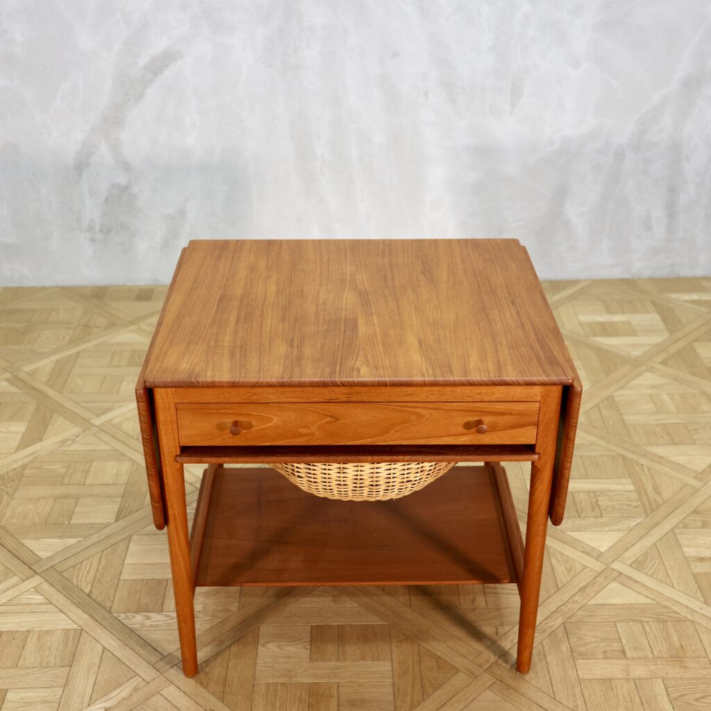 Hans J. Wegner Sewing table AT33 Teak - MOTO FURNITURE 北欧家具